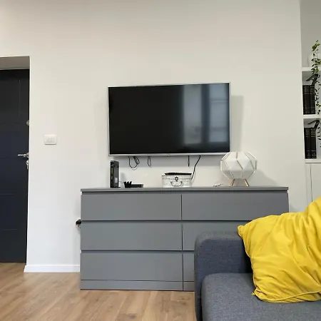 In Center 2 Apartment Split