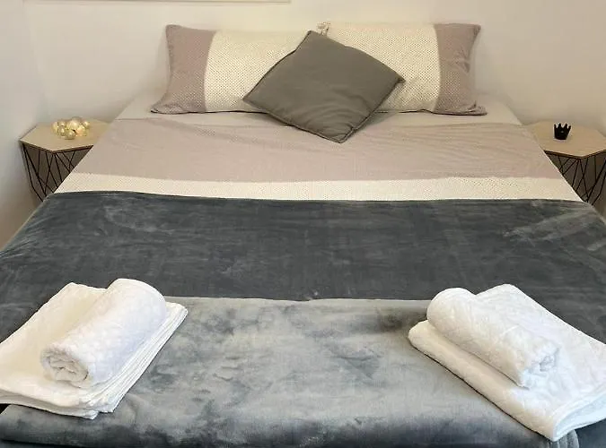 Lägenhet In Center 2